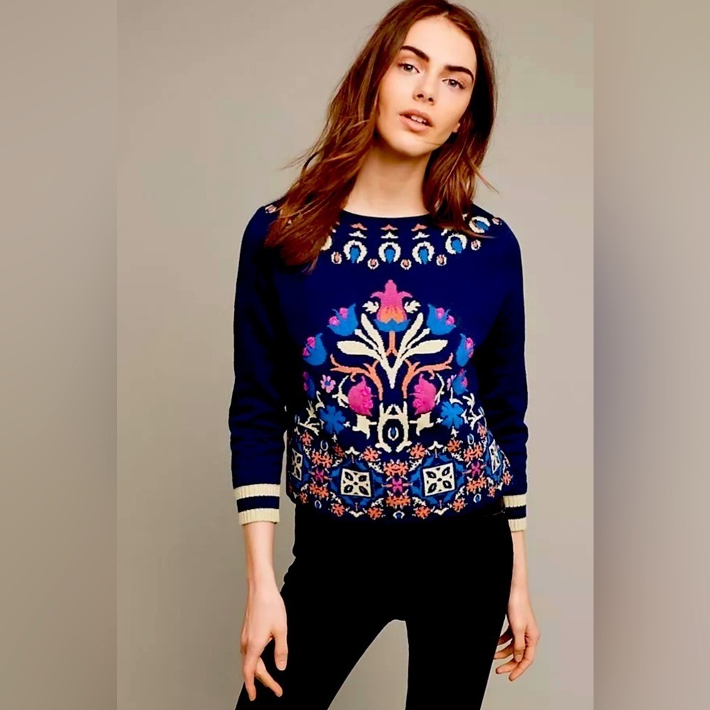 Anthropologie HWR Crewneck Cropped Sweater Size Small Blue Embroidered Floral
